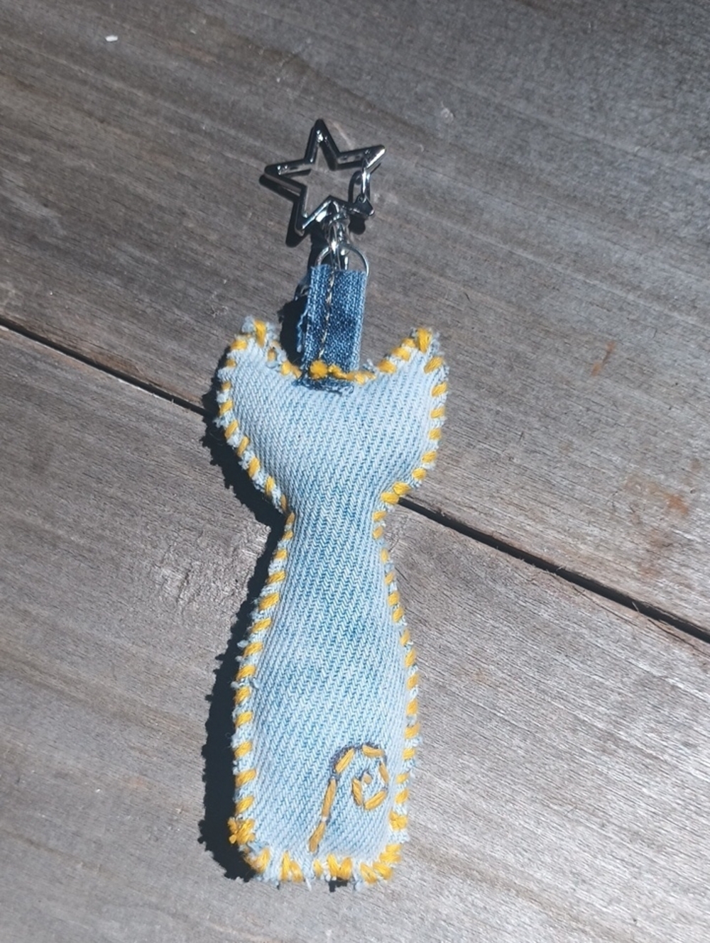 Handcrafted Denim Cat Keychain - Picture 3 of 6